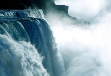 The difference between waterfall and agile frameworks
